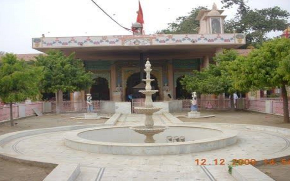 Hirnoda-bhandekebalaji-dharmik palace (11)